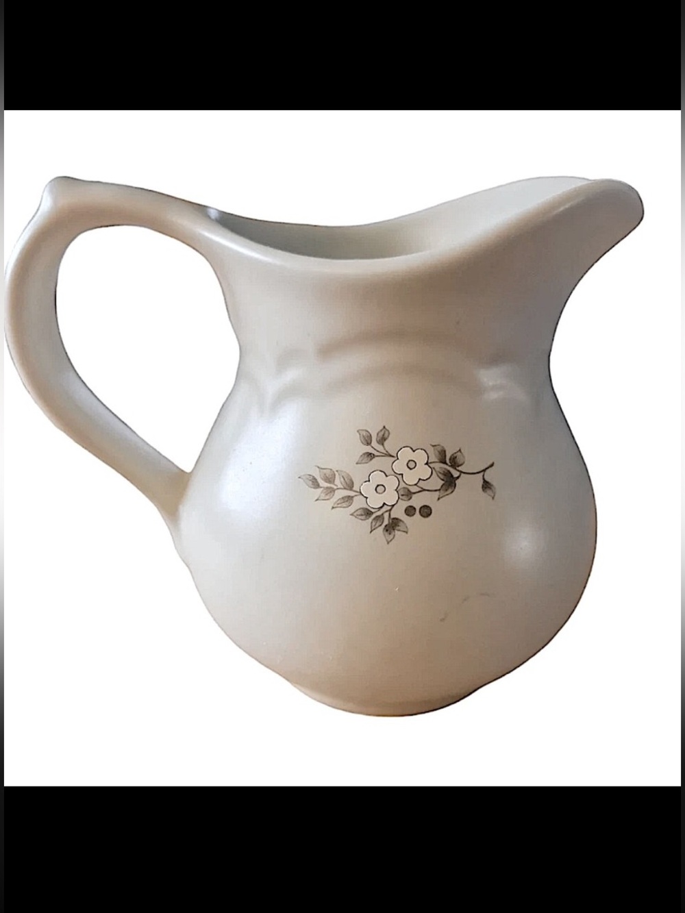 The Vintage Pfaltzgraff Heiloom Creamer
